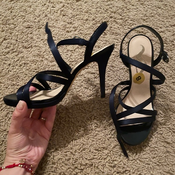 Navy blue straps heels - Picture 2 of 3
